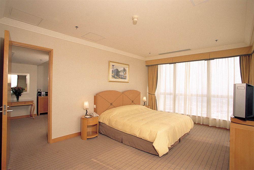 Harbour Plaza Hotel