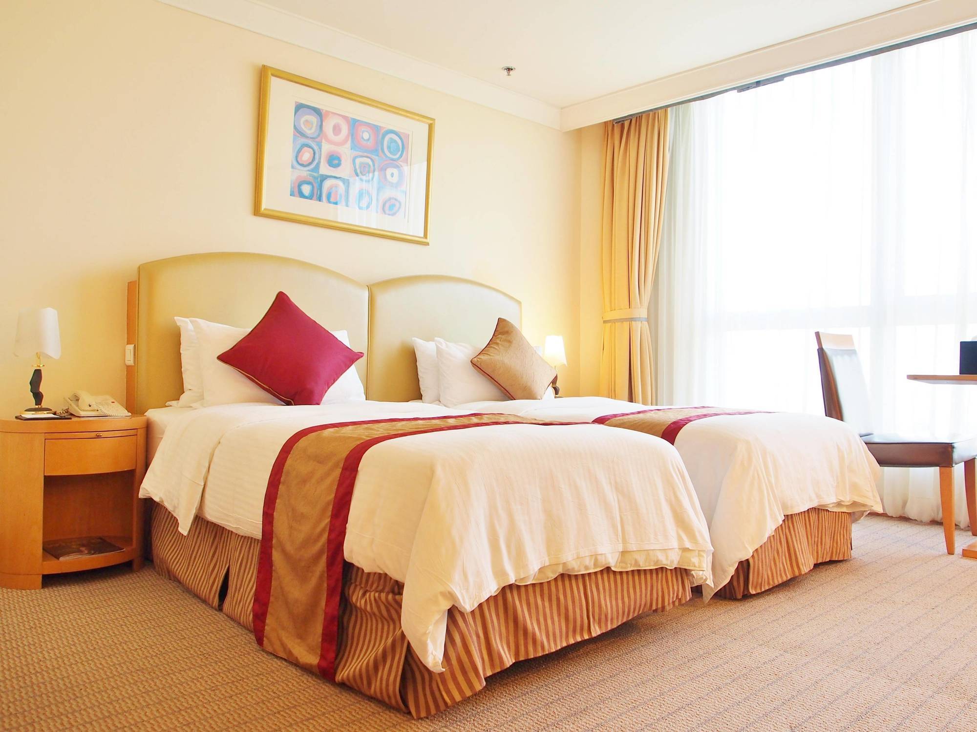 Hotel Harbour Plaza