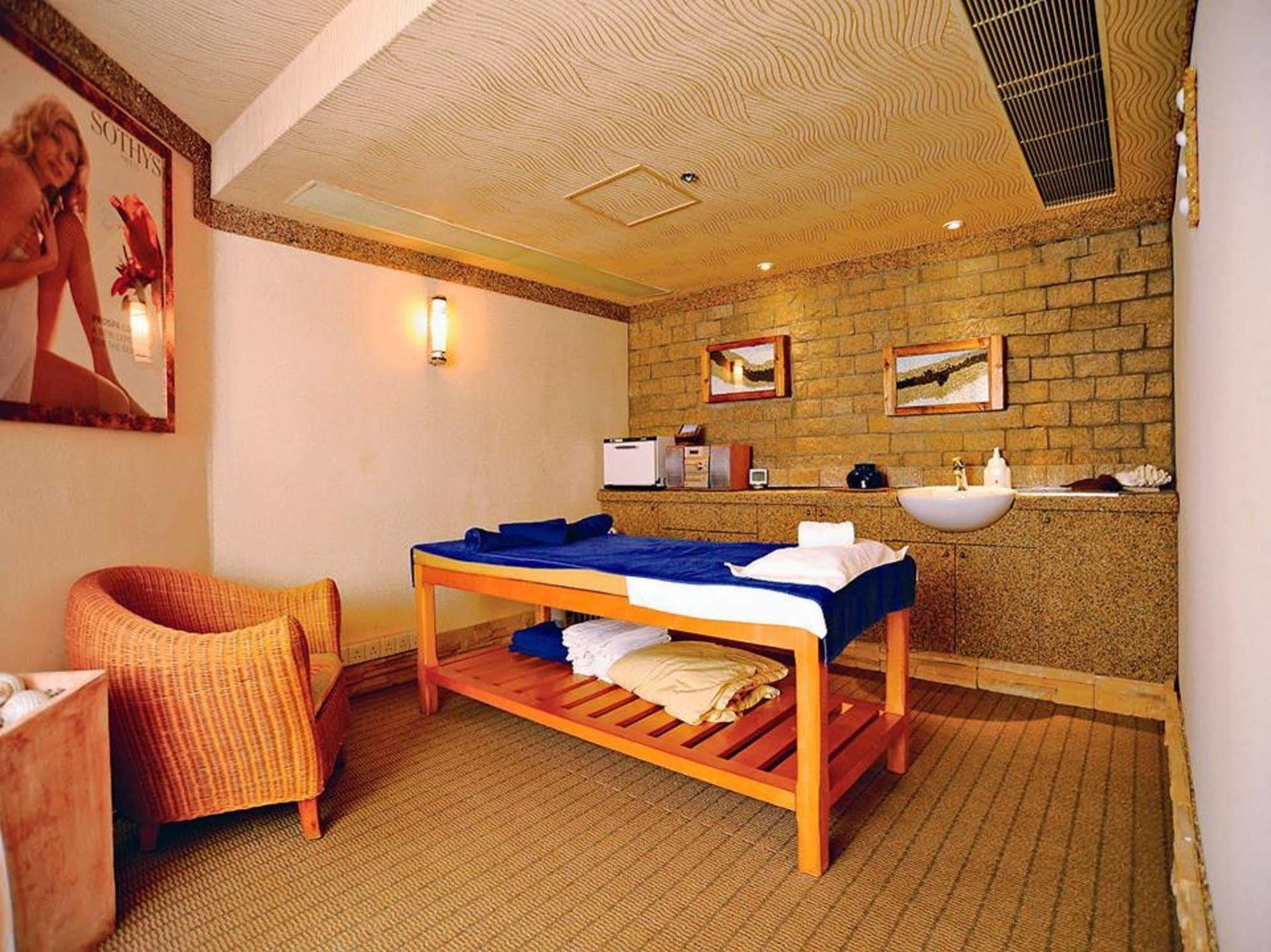 Hotel Harbour Plaza