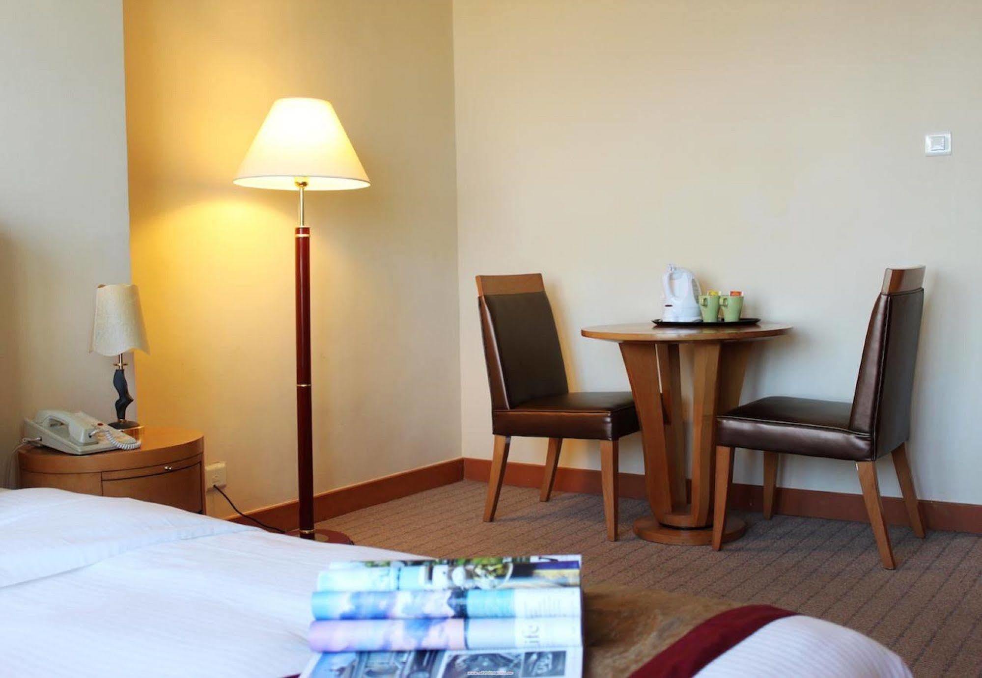 Harbour Plaza 4*